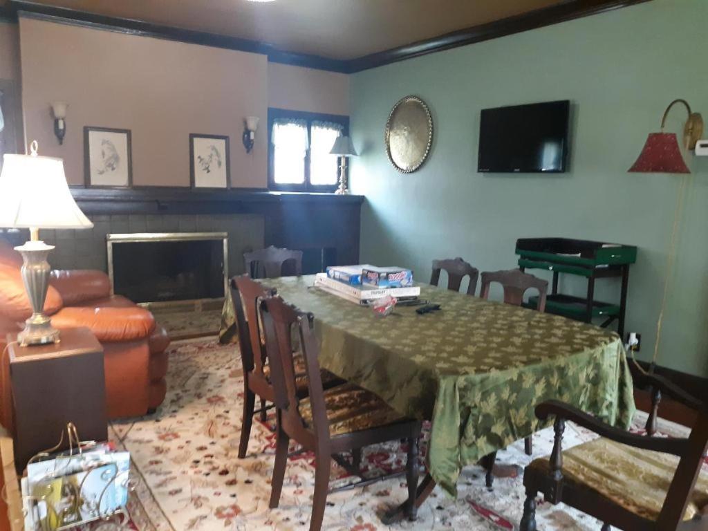 טרה הוט Harriott House, The Gallery Forest Room מראה חיצוני תמונה